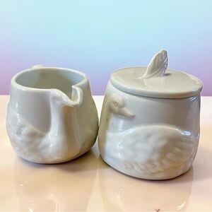 Innovations swan sugar and creamer, vintage, made in Japan, excellent condition